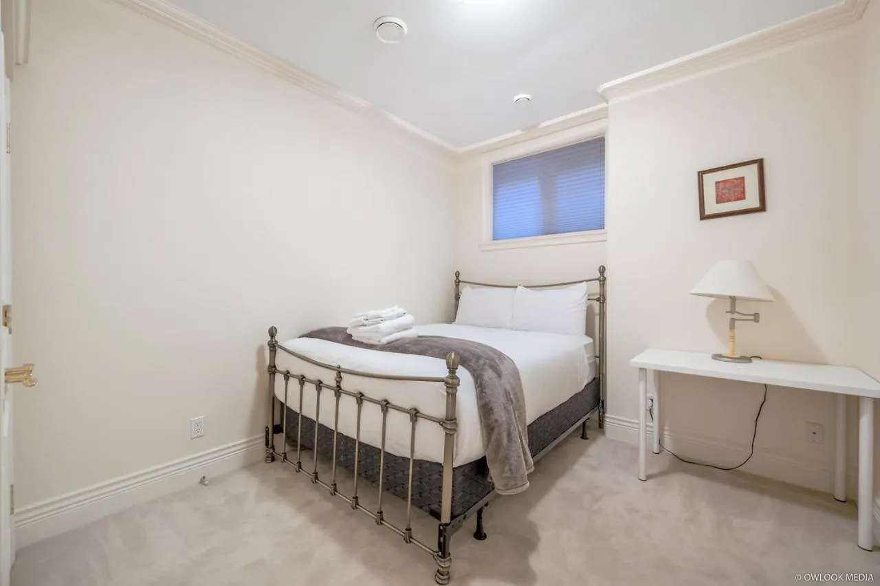 Cozy 3-Bedroom Home In Vancouver
