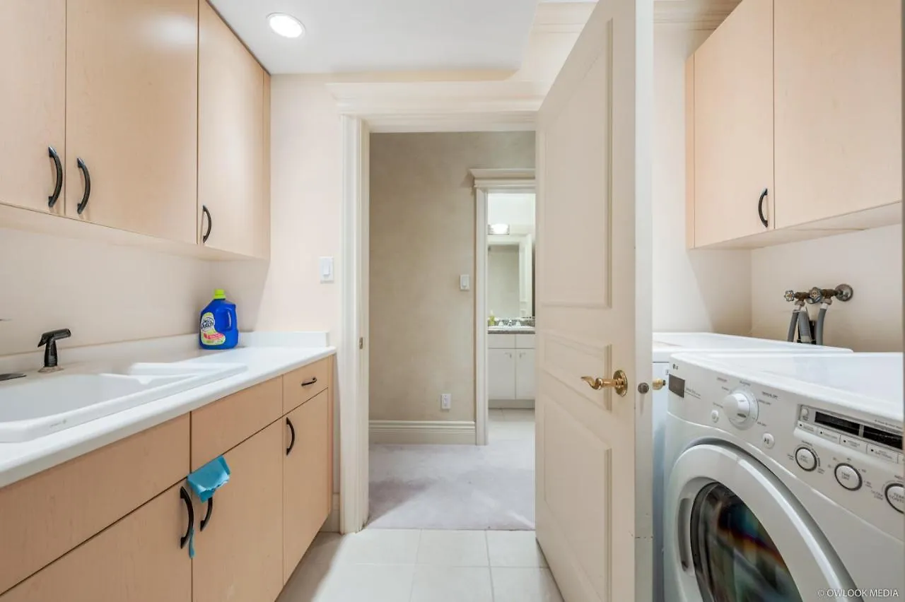 Prázdninový dům Cozy 3-Bedroom Home In Vancouver Kanada